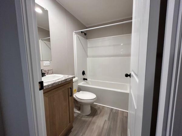 2025 Champion RAP1666H32212 Mobile Home