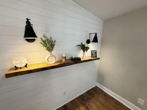 1986 Barrington Manufactured Home