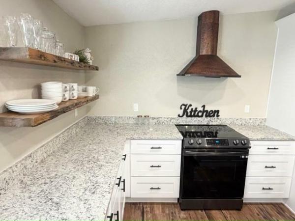 1986 Barrington Manufactured Home