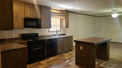 Mobile Home at 3050 Rosewood Ln Lot Rwl3050 Columbus, IN 47203