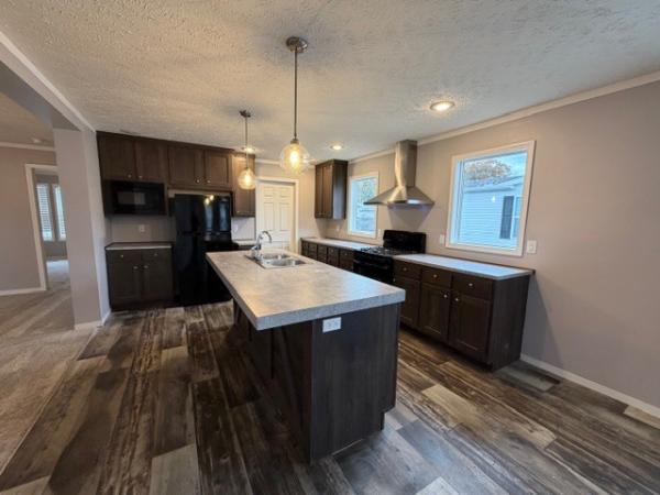 2023 CLAYTON RUTLEDGE 326 CLASSIC 56D  Home