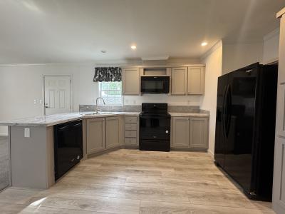 Photo 5 of 16 of home located at 21 Columbia Avenue Sorrento, FL 32776