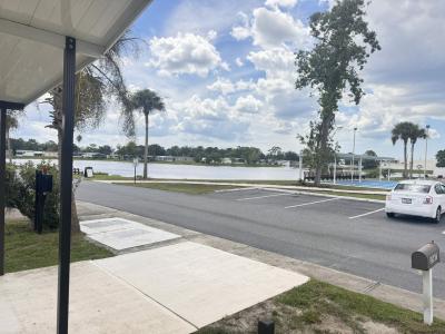 Photo 4 of 13 of home located at 1567 SE Lake Evelyn Ave Lot #180 Crystal River, FL 34429