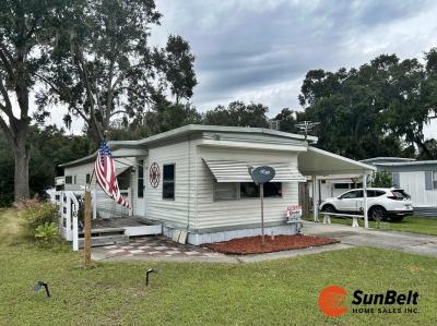 Photo 2 of 27 of home located at 12701 SE Sunset Harbor Road Lot 16 Weirsdale, FL 32195