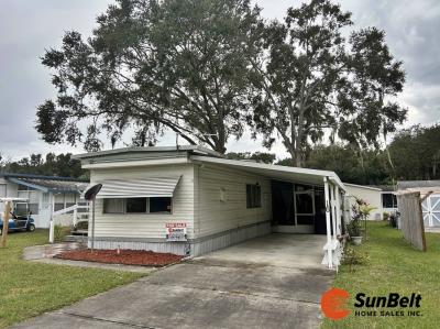 Photo 3 of 27 of home located at 12701 SE Sunset Harbor Road Lot 16 Weirsdale, FL 32195