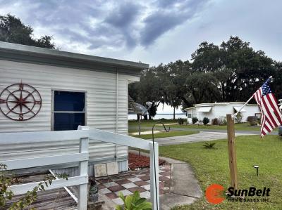 Photo 5 of 27 of home located at 12701 SE Sunset Harbor Road Lot 16 Weirsdale, FL 32195