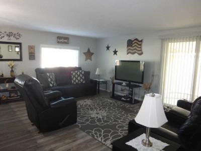 Photo 4 of 19 of home located at 2701 E Utopia Rd #159 Phoenix, AZ 85050