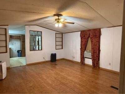 Photo 5 of 8 of home located at 3300 Lotus Lane Lufkin, TX 75904