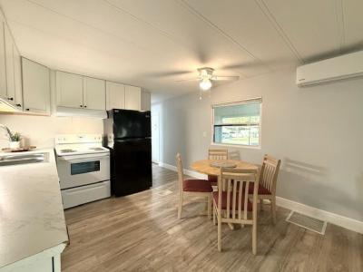 Photo 4 of 22 of home located at 1071 Donegan Rd Lot 872 Largo, FL 33771