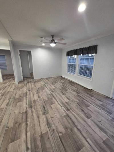 Photo 4 of 6 of home located at 5291 Collins Rd., #341 Jacksonville, FL 32244