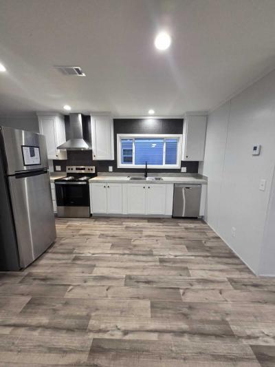 Photo 3 of 6 of home located at 5291 Collins Rd., #341 Jacksonville, FL 32244