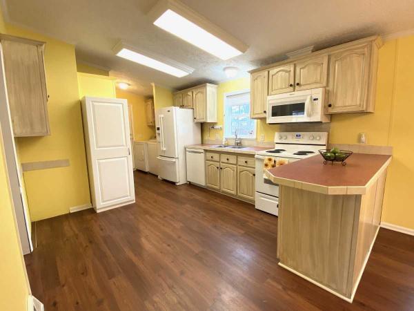 2001 Titan N/A Manufactured Home