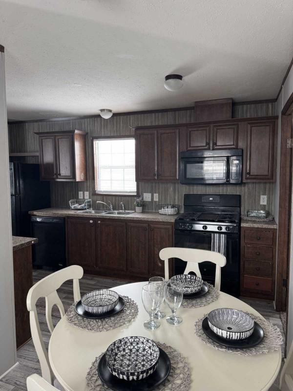 Photo 1 of 1 of home located at 1540 Mandell St #277 Lansing, MI 48911