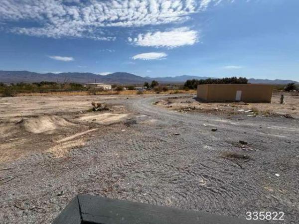 2015 LAND UNDER ACCT# 335822 Mobile Home For Sale