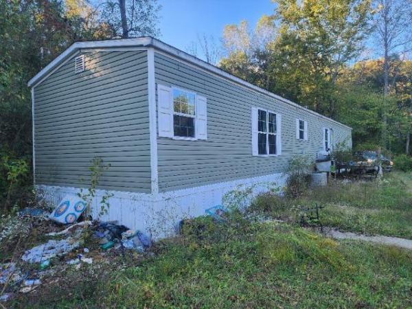 Photo 1 of 2 of home located at 35 Luther Rd Mount Vernon, KY 40456