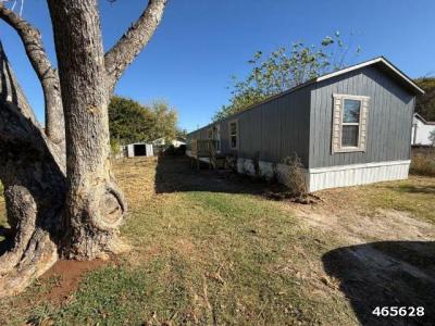 Mobile Home at 5421 Lake View Dr Granbury, TX 76048