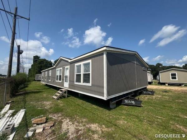 Photo 1 of 2 of home located at Clearance Homes Of Texas 18224 Us Highway 59 New Caney, TX 77357