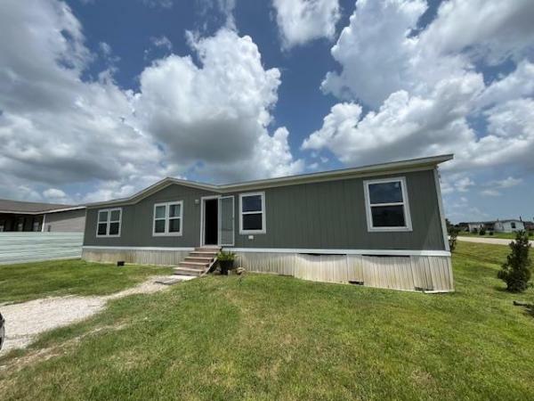 Photo 1 of 2 of home located at The Repo Depot 3311 Trefle Rue Rosharon, TX 77583