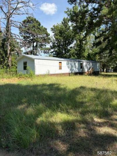 Mobile Home at 8190 Ridgeway St Keithville, LA 71047