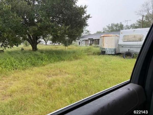 Photo 1 of 1 of home located at 8841 County Road 614 Skidmore, TX 78389