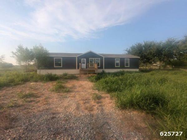 Photo 1 of 2 of home located at 104 Grace Dr Corsicana, TX 75110