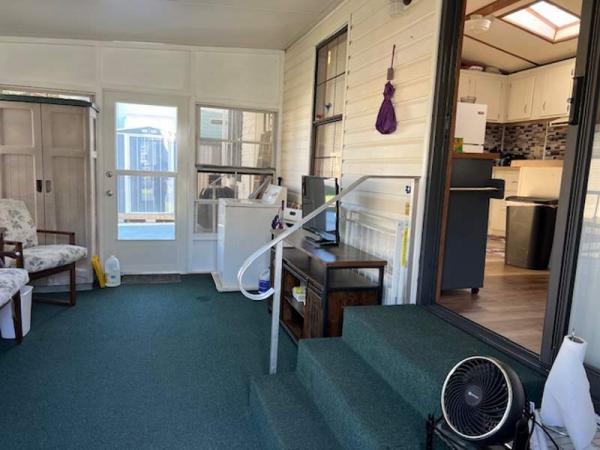 1990 Park Manufactured Home