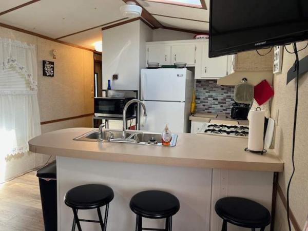 1990 Park Manufactured Home
