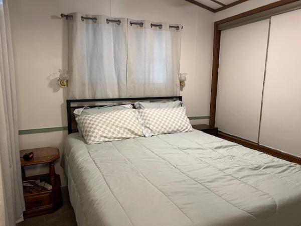 1990 Park Manufactured Home