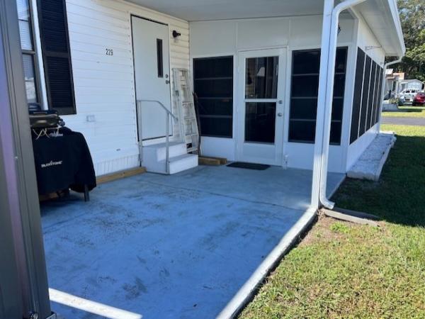 1990 Park Manufactured Home