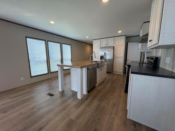 2023 Clayton Mobile Home