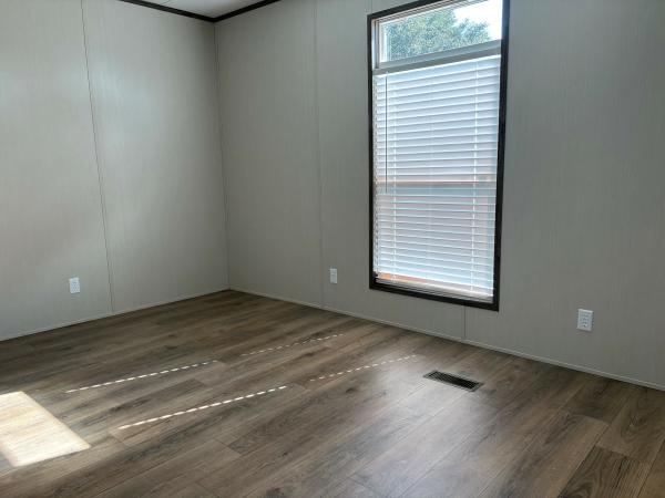 2023 Clayton Mobile Home