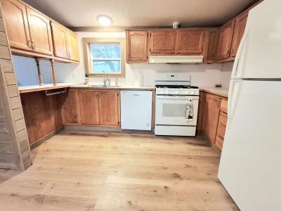 Photo 5 of 9 of home located at 10450 6 Mile Rd 252 Battle Creek, MI 49014