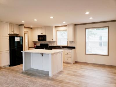 Photo 4 of 10 of home located at 10450 6 Mile Rd 164 Battle Creek, MI 49014