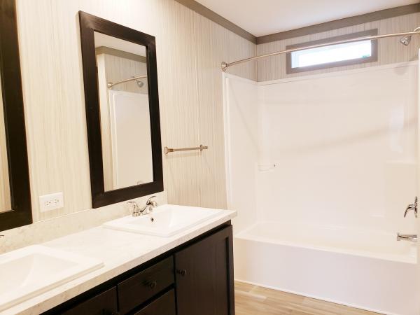 2024 Clayton 95PLH24523A (22.8x52) Mobile Home