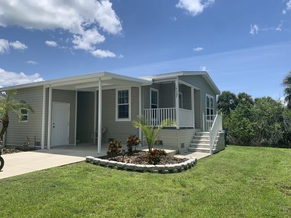 2020 Champion #hc36003A Mobile Home