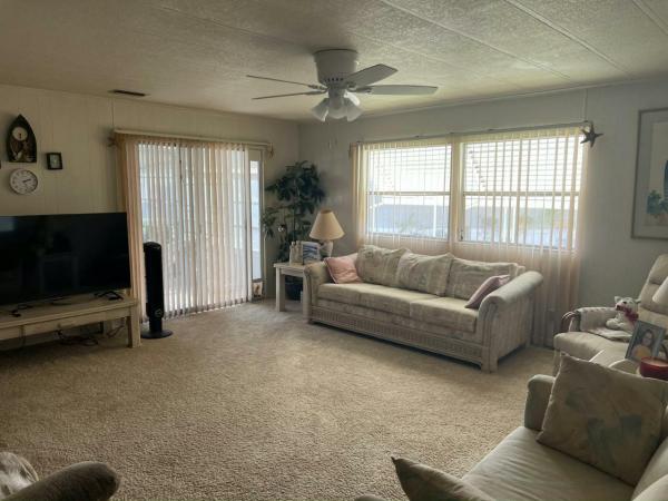 1979 SCHU HS Manufactured Home