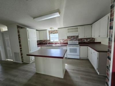 Photo 3 of 18 of home located at 314 Bahia Mar Cr Apopka, FL 32712