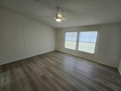 Photo 5 of 18 of home located at 314 Bahia Mar Cr Apopka, FL 32712