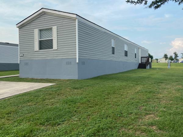 Photo 1 of 2 of home located at 7151 Woodlake Pkwy #401 San Antonio, TX 78218