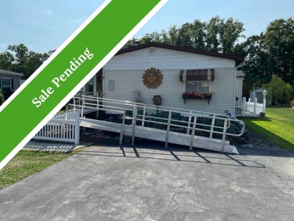 1983 Pine Grove Mobile Home