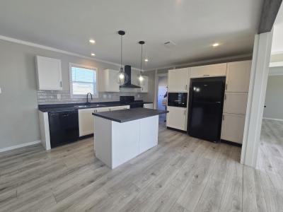 Photo 4 of 10 of home located at 455 Pineland Avenue Kyle, TX 78640