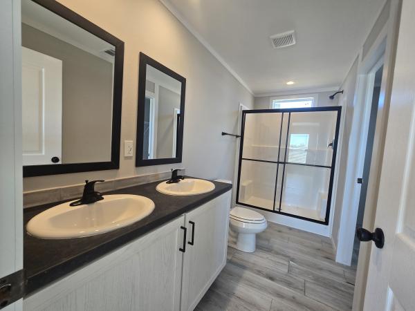 2025 Champion GW2856A-2856H32W01 Mobile Home