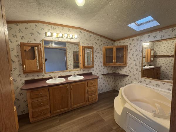 2000 Dutch Mobile Home