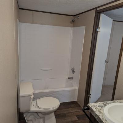 Photo 3 of 5 of home located at 428 Ponderosa Dr Elizabethtown, KY 42701