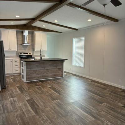 Photo 2 of 8 of home located at 235 Sycamore Loop Campbellsville, KY 42718