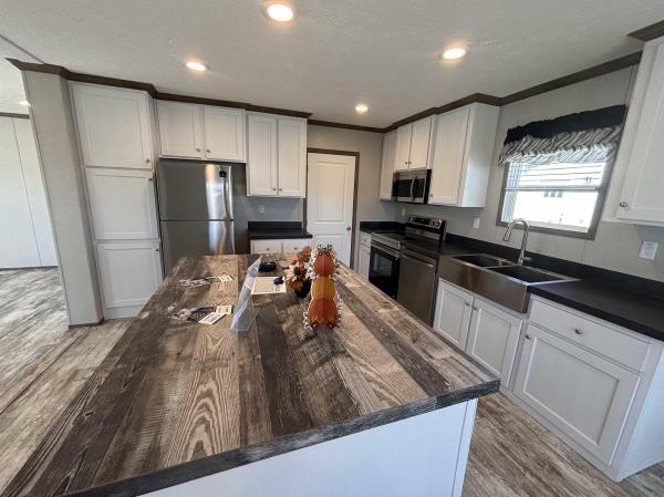 2025 Clayton - Savannah Saddle Creek  Home