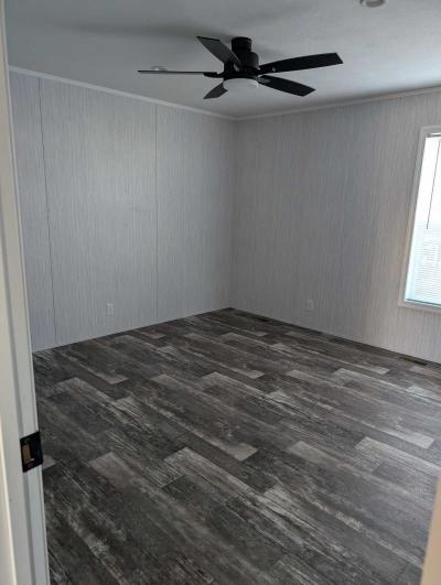 Photo 4 of 13 of home located at 154 Imperial Way Falling Waters, WV 25419