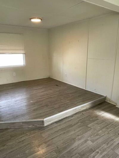 Photo 6 of 10 of home located at 22028 Letour Ln. #39 Romulus, MI 48174