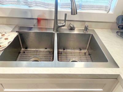 Photo 5 of 19 of home located at 7100 Ulmerton Rd. Largo, FL 33771