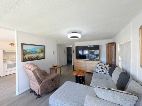 1982 Twin hs Manufactured Home